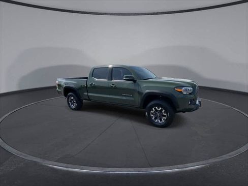Certified 2021 Toyota Tacoma TRD Off-Road w/ TRD Premium Off Road Package AWD/4WD image 2