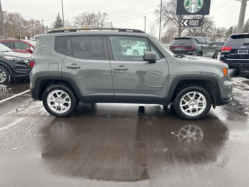 Used 2021 Jeep Renegade Latitude w/ Convenience Group image 4