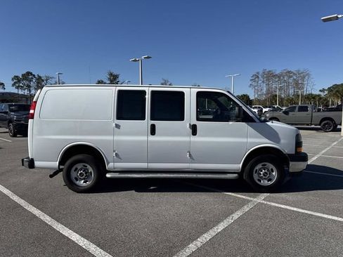 Used 2024 GMC Savana 2500 w/ Driver Convenience Package RWD image 2