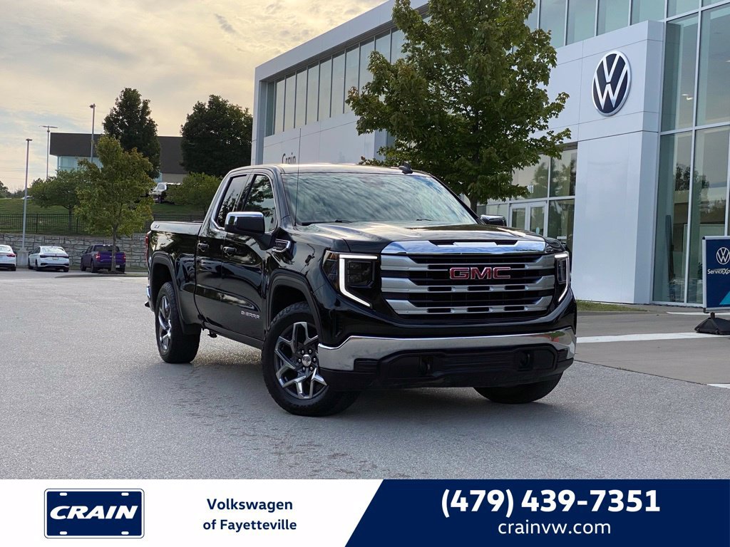 Used 2025 GMC Sierra 1500 SLE w/ X31 Off-Road Package AWD/4WD image 1