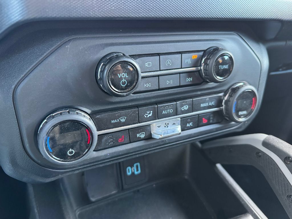 Used 2023 Ford Bronco Outer Banks w/ Sasquatch Package AWD/4WD image 15