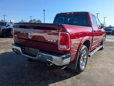 Used 2017 RAM 1500 Laramie w/ Convenience Group image 4