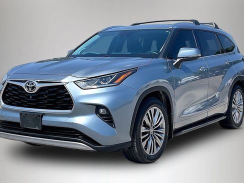 Used 2021 Toyota Highlander Platinum AWD/4WD image 2