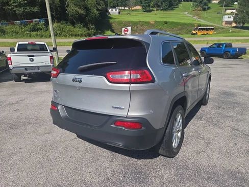Used 2015 Jeep Cherokee Latitude AWD/4WD image 6