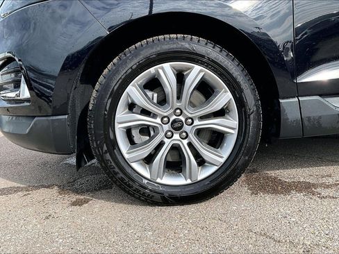 Used 2024 Ford Edge Titanium AWD/4WD image 2