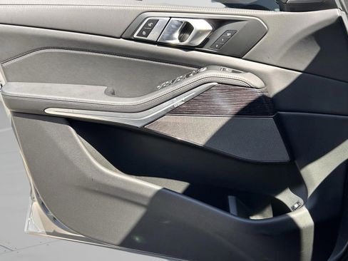 Used 2026 BMW X5 xDrive50e w/ M Sport Package image 21