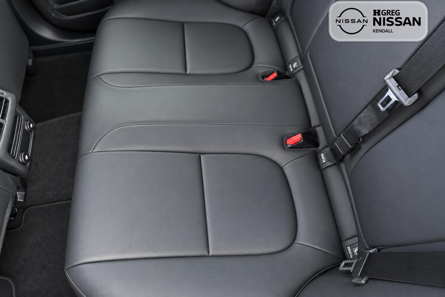 Used 2019 Jaguar XE RWD image 9