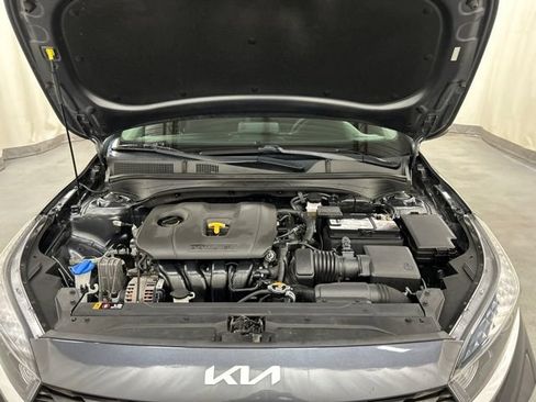 Used 2022 Kia Forte LXS w/ LXS Technology Package FWD image 18