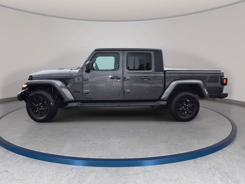 Used 2022 Jeep Gladiator Sport AWD/4WD image 9