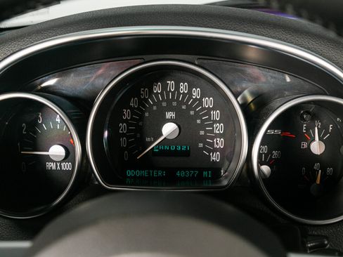 Used 2004 Chevrolet SSR w/ Preferred Equipment Group image 16