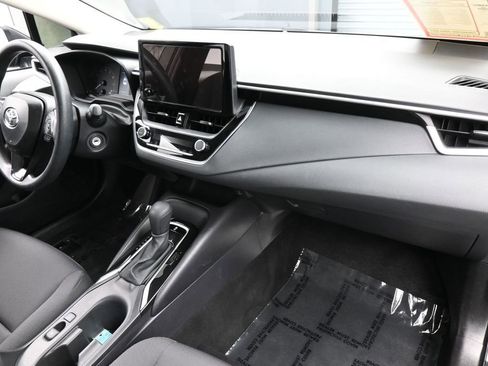 Used 2025 Toyota Corolla LE FWD image 37