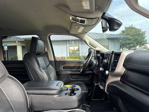 Used 2024 RAM 2500 Laramie AWD/4WD image 11