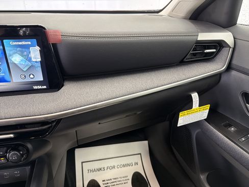 New 2026 Nissan Kicks SV image 14