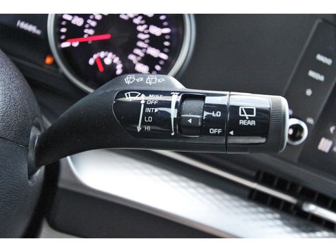 Certified 2024 Kia Carnival LX image 20