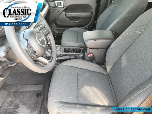 Used 2025 Jeep Wrangler Sport AWD/4WD image 16