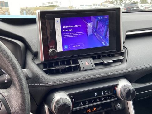 Used 2025 Toyota RAV4 LE image 39