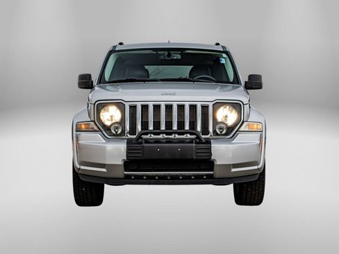 Used 2012 Jeep Liberty Limited Jet w/ Exterior Appearance Group RWD image 5