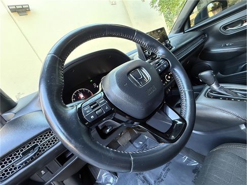 Used 2023 Honda HR-V Sport image 17
