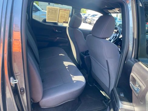 Used 2019 Toyota Tacoma TRD Sport AWD/4WD image 15