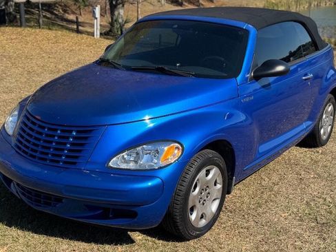 Used 2005 Chrysler PT Cruiser Convertible image 3