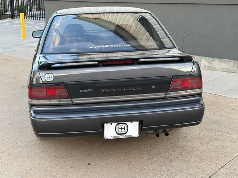Used 1989 Nissan Maxima SE image 26