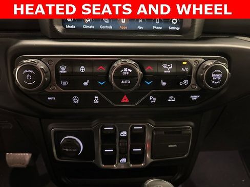 Used 2021 Jeep Gladiator Overland image 28