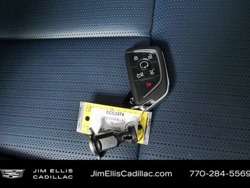 Certified 2025 Cadillac Escalade IQ Luxury 2 w/ LPO, Premium Carpet Package AWD/4WD image 26