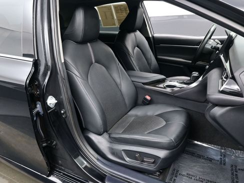 Used 2023 Toyota Camry XLE image 14