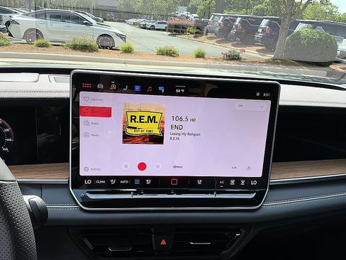 Used 2026 Volkswagen Tiguan SEL R-Line AWD/4WD image 16
