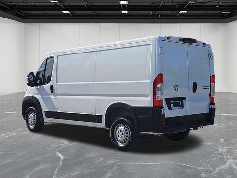 Used 2025 RAM ProMaster 2500 w/ Convenience Group FWD image 3