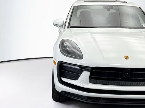 Used 2026 Porsche Macan AWD/4WD image 12