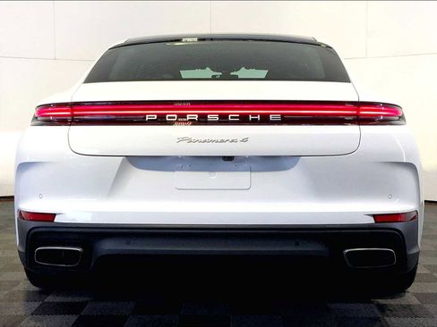 Certified 2025 Porsche Panamera 4 image 6