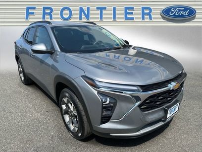 Used 2025 Chevrolet Trax LT