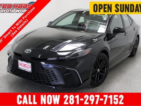Used 2026 Toyota Camry SE w/ Convenience Package FWD image 1
