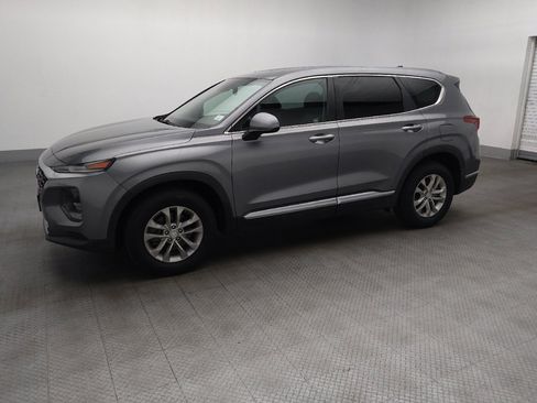 Used 2019 Hyundai Santa Fe SE image 2