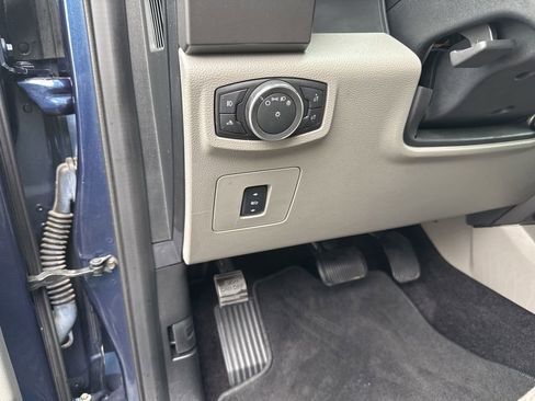 Used 2015 Ford F150 XLT w/ Equipment Group 302A Luxury AWD/4WD image 13