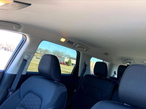 Used 2025 Nissan Pathfinder SV image 22