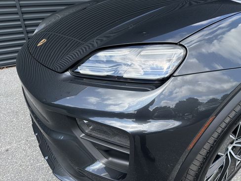 New 2025 Porsche Macan 4 Electric AWD/4WD image 25