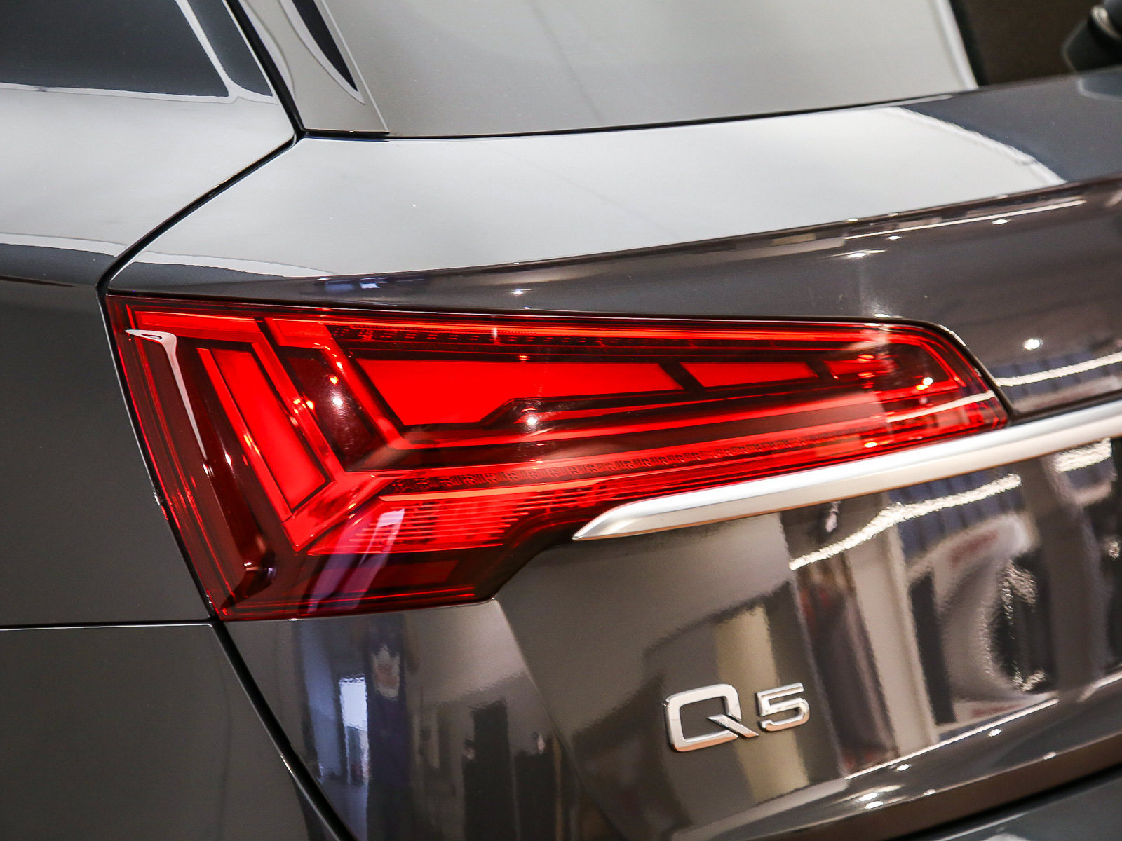 Certified 2023 Audi Q5 Premium Plus w/ Premium Plus Package AWD/4WD image 12