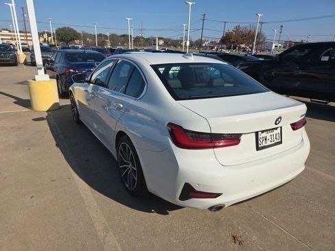 Used 2019 BMW 330i Sedan w/ Driving Assistance Package image 6