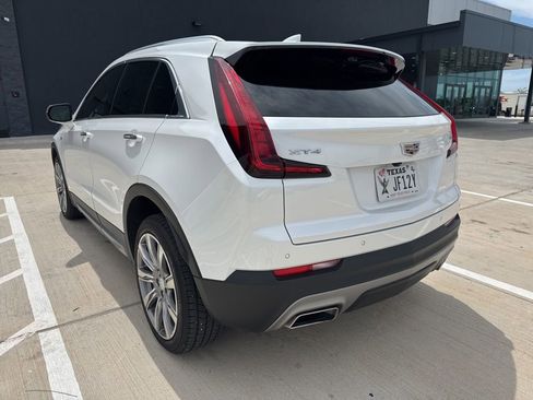 Used 2022 Cadillac XT4 Premium Luxury w/ Technology Package FWD image 2