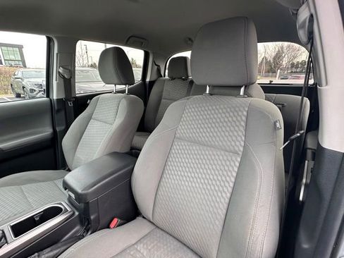 Used 2021 Toyota Tacoma SR5 AWD/4WD image 28