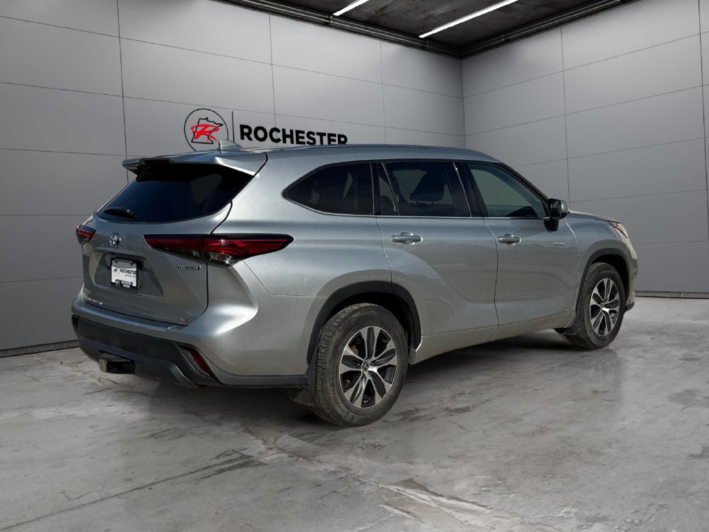 Used 2020 Toyota Highlander XLE AWD/4WD image 5