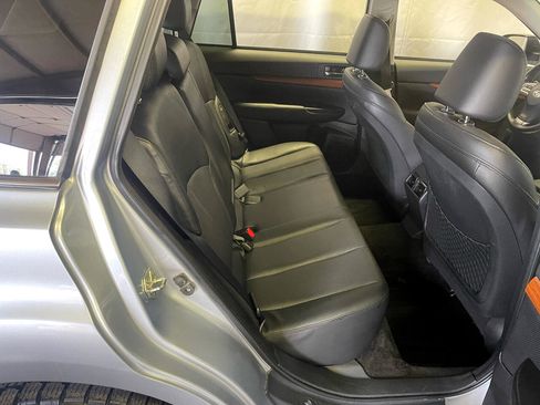 Used 2014 Subaru Outback 2.5i Limited image 15