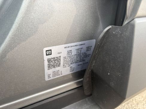 Used 2025 Chevrolet Trax LT w/ LT Convenience Package image 27