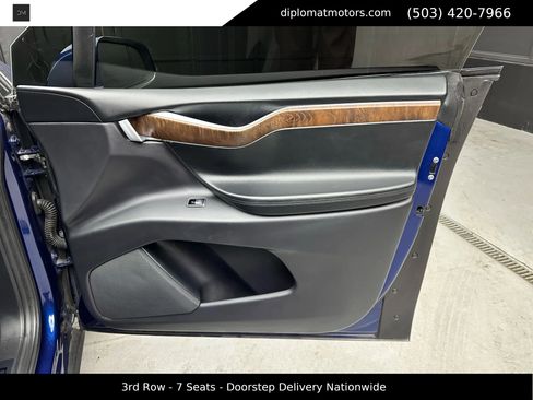 Used 2017 Tesla Model X 75D image 29