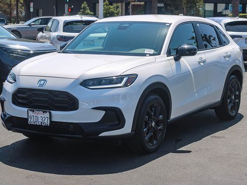 Used 2025 Honda HR-V Sport image 3