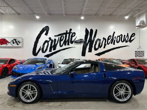 Used 2005 Chevrolet Corvette Coupe w/ Preferred Equipment Group image 2