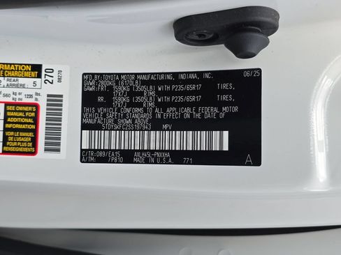 Certified 2025 Toyota Sienna XLE AWD/4WD image 40