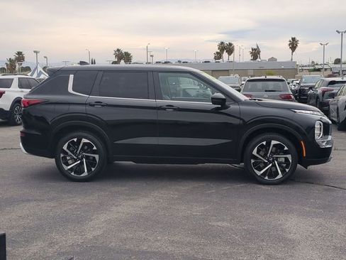 Used 2024 Mitsubishi Outlander SE image 4